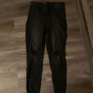 I am selling no boundaries jeans!!